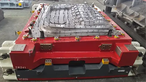 Den bakre panelformen för KQ5152 har levererats framgångsrikt